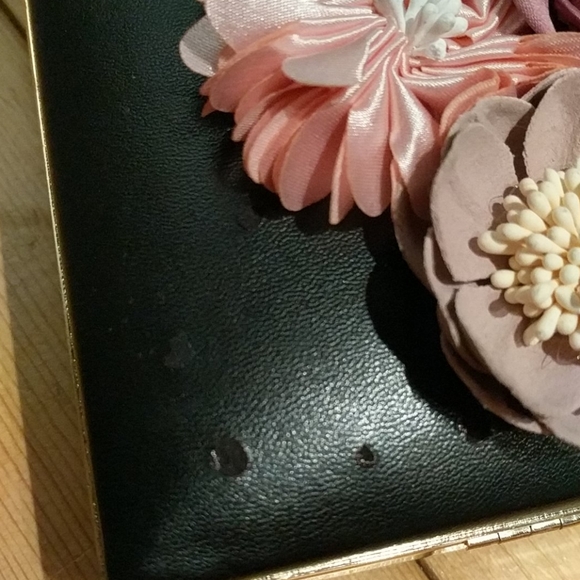 Flower Pearl Rhinestone Evening Clutch - Picture 5 of 10